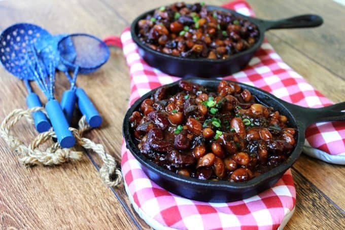 baked beans recipe with bacon and honey in skillets