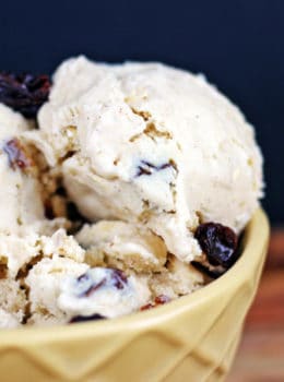 No cook, egg free Oatmeal Raisin Cookie Batter Ice Cream! Ready to churn in just 2 minutes and taste's like you are licking the bowl of Cold Stone's oatmeal raisin cookie batter ice cream!