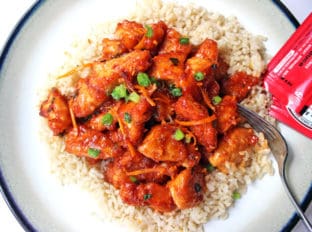 Spicy and sweet, with notes of orange flavor, this Orange Peel Chicken is a healthier version of the PF Chang's favorite!