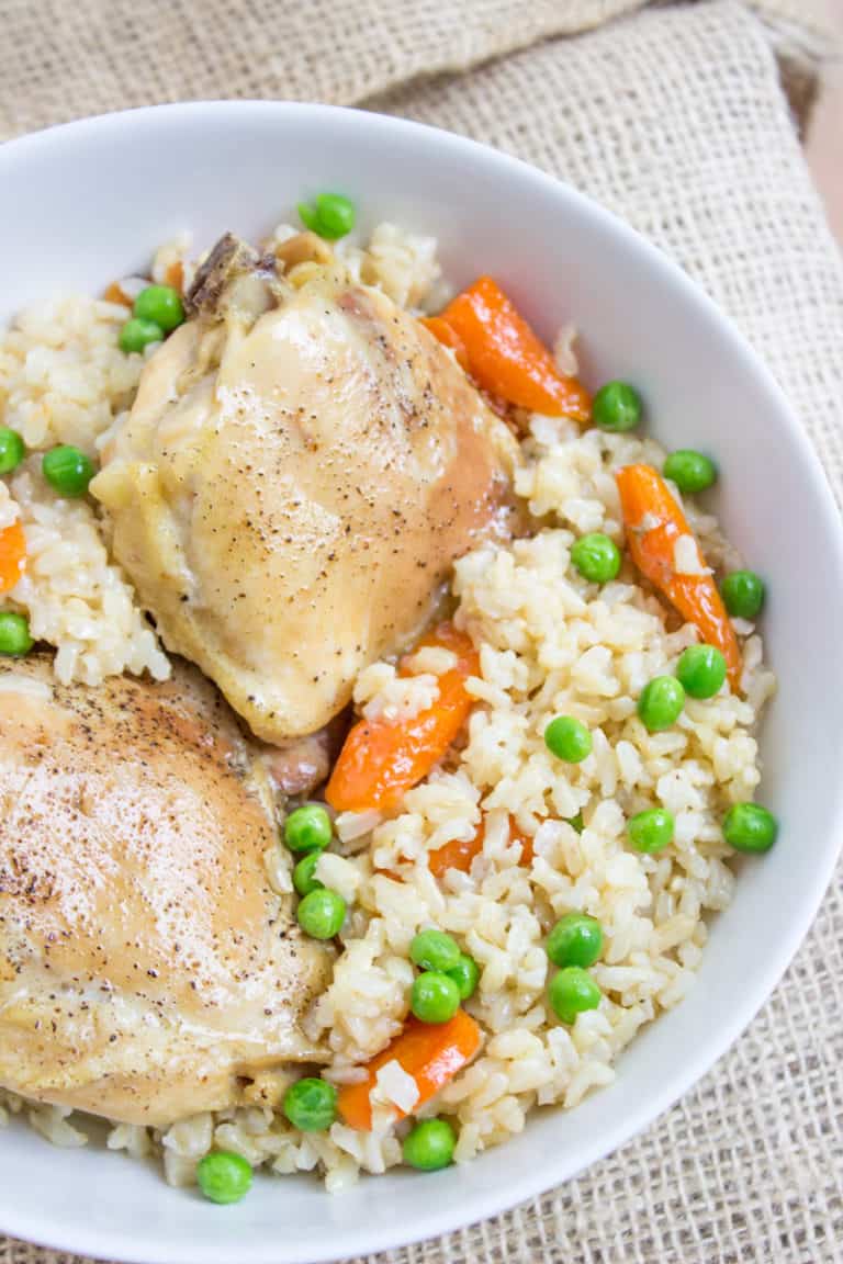 Приготовление риса с курицей. Рис с курицей. Курочка с рисом. Курица запеченная с рисом. Рис с овощами.