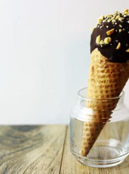 All the flavors of the original, with a third of the number of ingredients! Homemade delicious vanilla ice cream, dipped in homemade chocolate magic shell and topped with crushed peanuts.