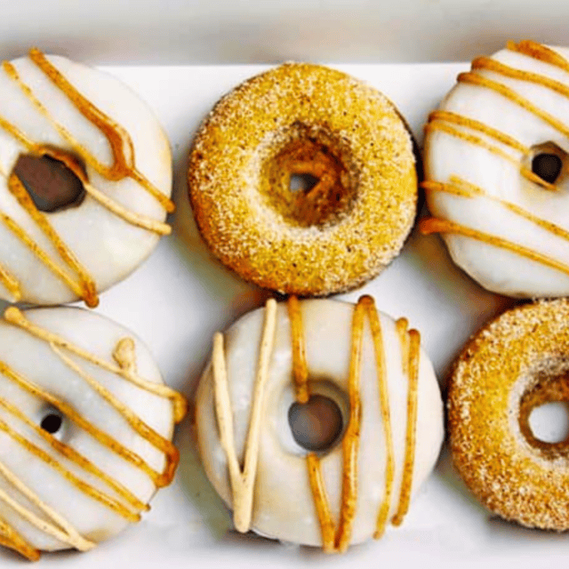 6 donuts with icing