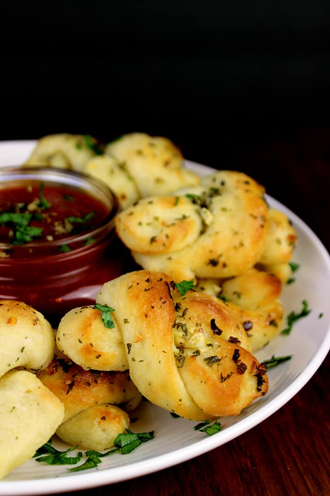 Homemade Garlic Knots with Dipping Sauce