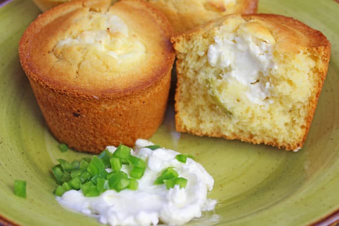 Fluffy buttermilk cornbread muffins filled with cream cheese and jalapenos make for a delicious jalapeno popper cornbread. Your chili or soup will never have tasted better!