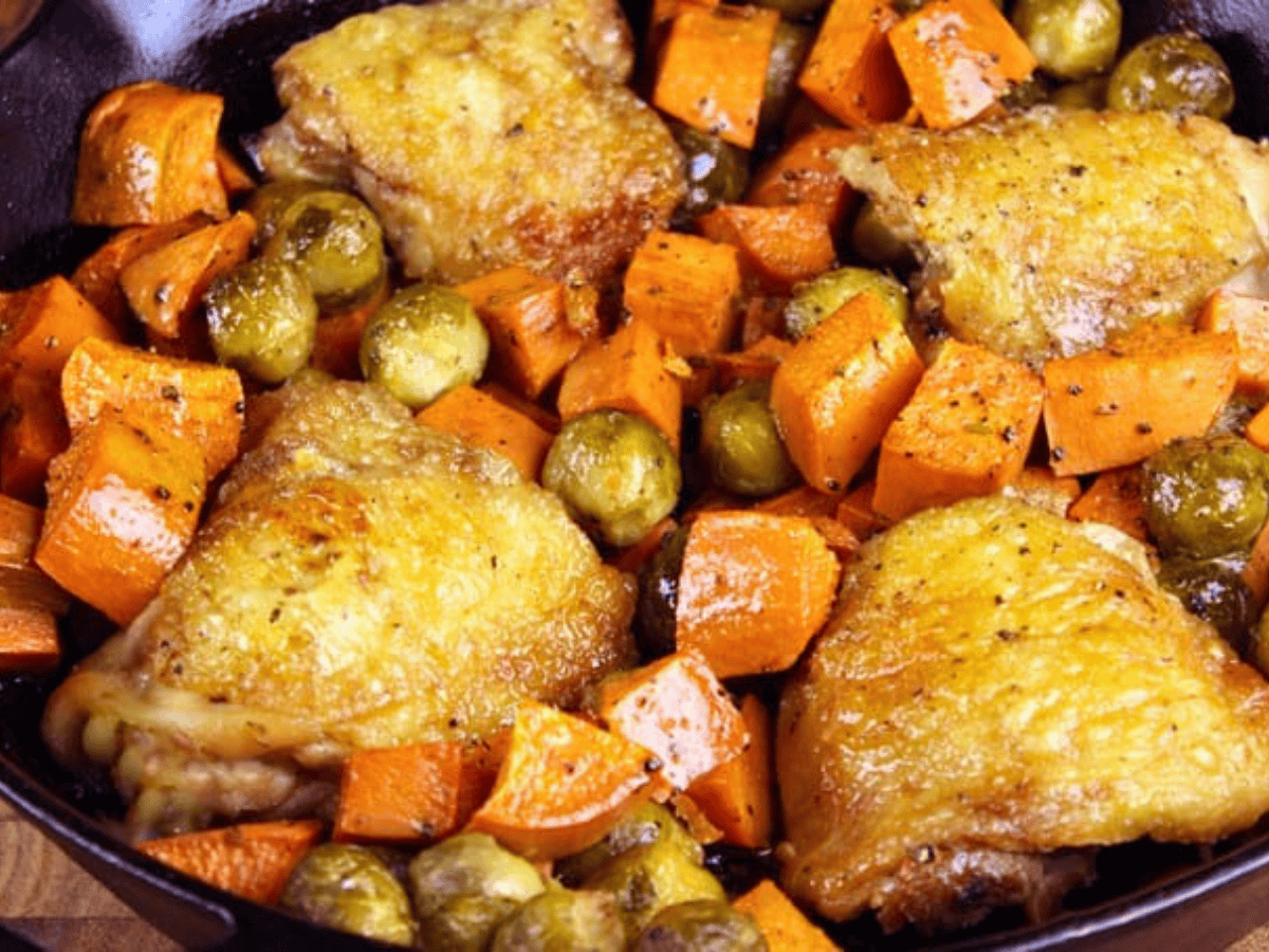 Cooked chicken thighs with vegetables