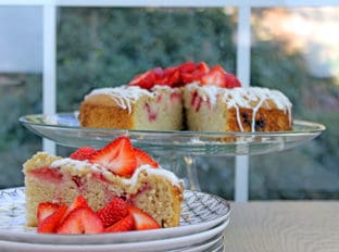 Strawberry Almond Milk Coffee Cake is a perfect option for anyone looking to avoid dairy (but was also enjoyed by a large group of people who didn't even realize it was dairy free!). Easy to make, tender crumb and delicious strawberries with crunchy almonds, this coffee cake is a perfect breakfast treat!