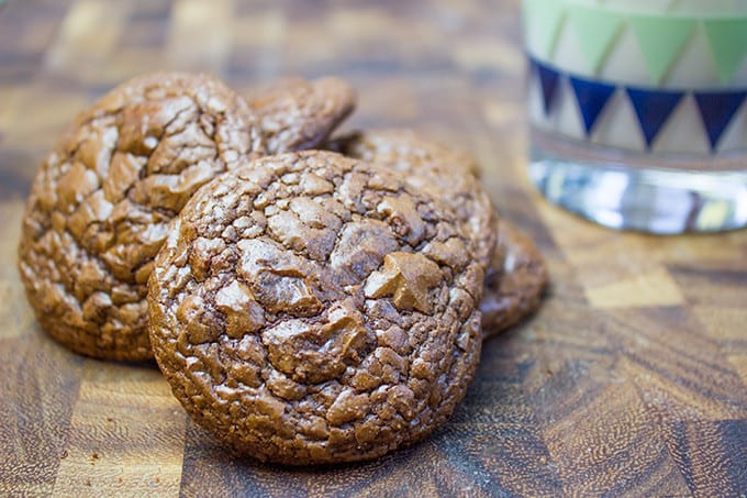 Don't be fooled by the fact that they only have 6 ingredients, these Crinkly Brownie Cookies are rich, fudgy and totally addicting!