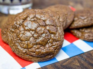 Don't be fooled by the fact that they only have 6 ingredients, these Crinkly Brownie Cookies are rich, fudgy and totally addicting!
