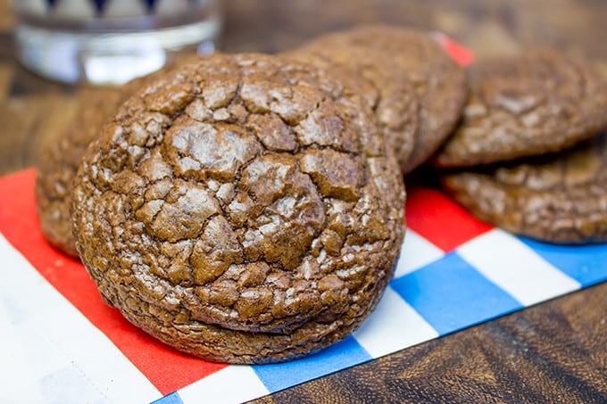 Don't be fooled by the fact that they only have 6 ingredients, these Crinkly Brownie Cookies are rich, fudgy and totally addicting!