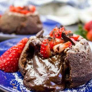With only 5 Ingredients and 1 bowl this Easy Chocolate Molten Lava Cake recipe will be in your oven in less than 10 minutes and on your table in less than 30!