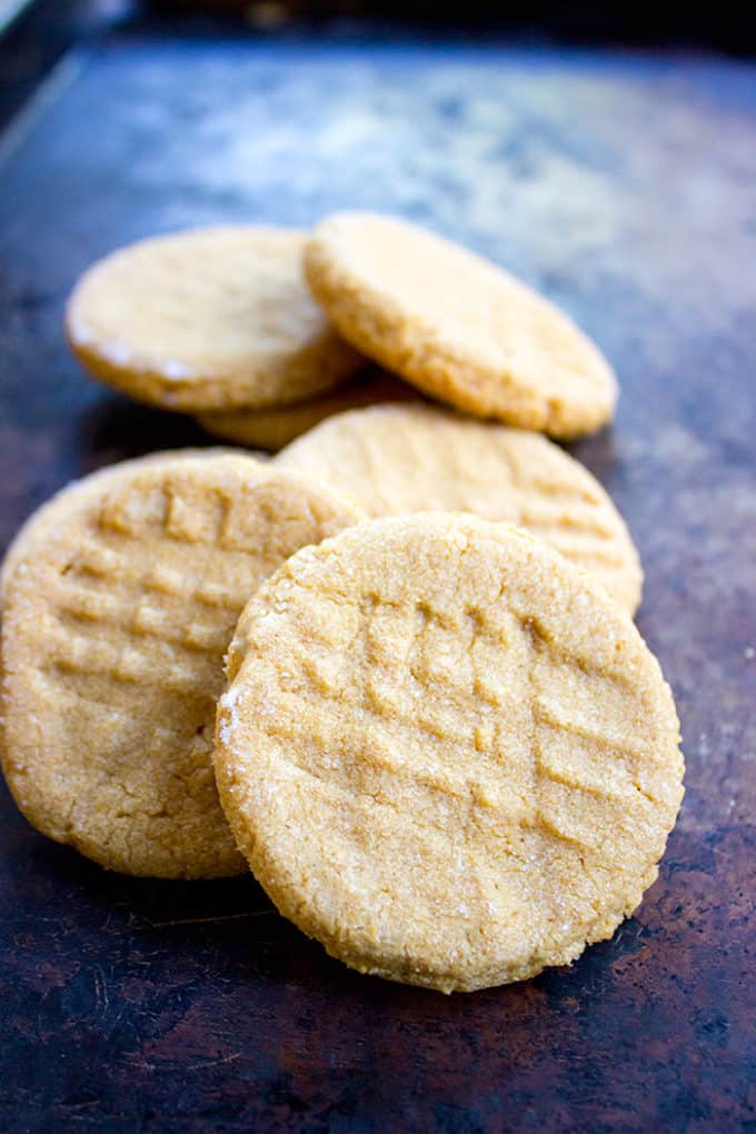 Flourless Peanut Butter Cookies with just 4 Ingredients Total! One bowl, one whisk and some delicious, amazing Peanut Butter cookies.