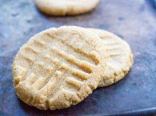 Flourless Peanut Butter Cookies with just 4 Ingredients Total! One bowl, one whisk and some delicious, amazing Peanut Butter cookies.