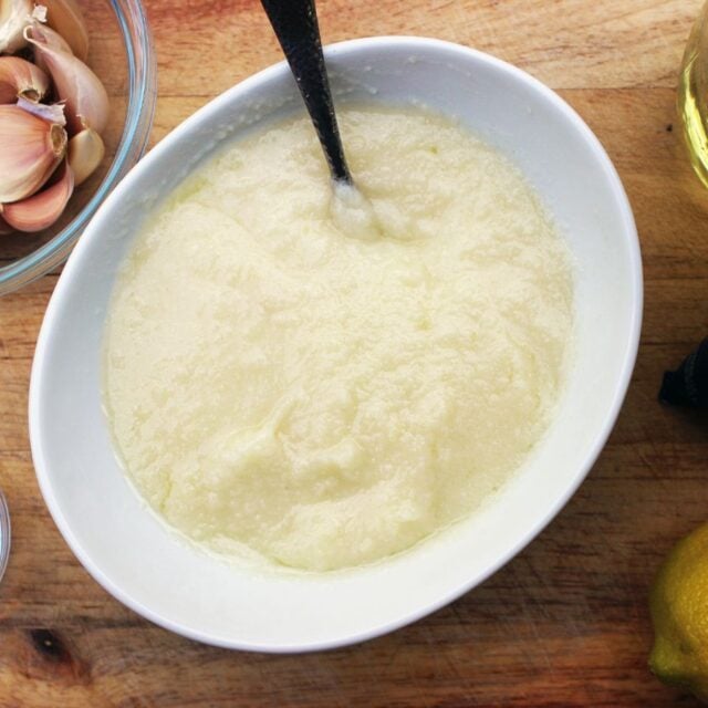 Garlic Paste 16x9