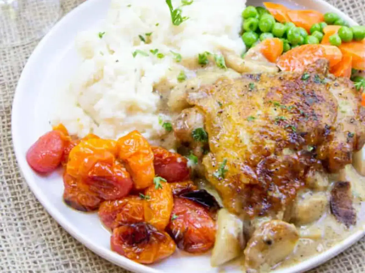 plate of chicken and veggies 