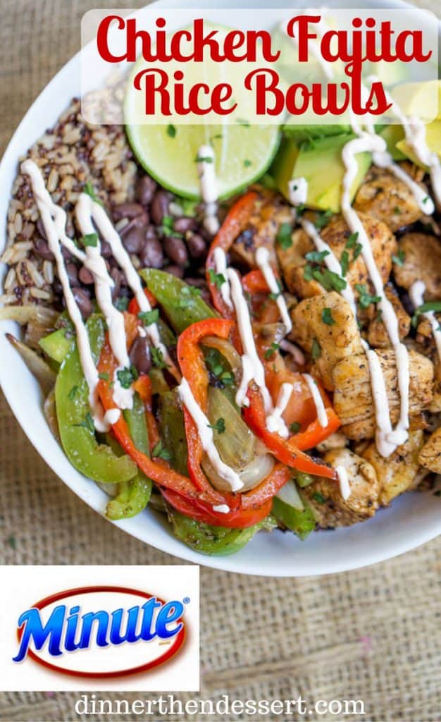 Easy Chicken Fajita risskålar med är friska och snabba att göra, de är som din favorit fajitas men utan tortillor och lätt att packa till lunch!