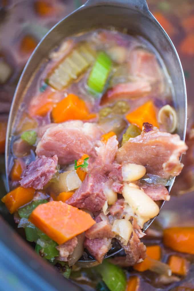 Slow Cooker White Bean and Ham Soup