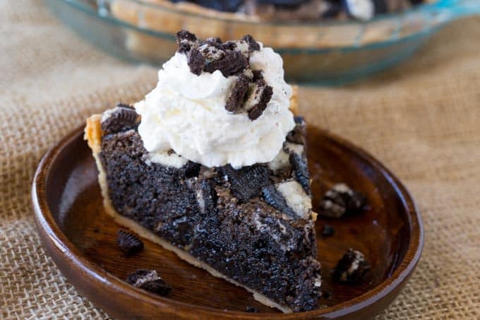 Oreo Chunk Cookie Pie taste like a delicious, melty, warm, Oreo chunk cookie baked into a buttery crisp pie crust and is soft like a cookie just out of the oven.