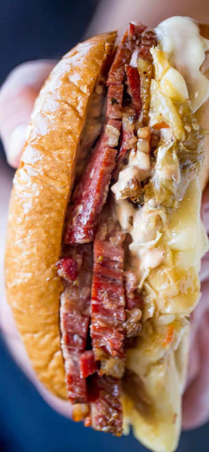 how do you make a reuben sandwich with swiss cheese, and sauerkraut