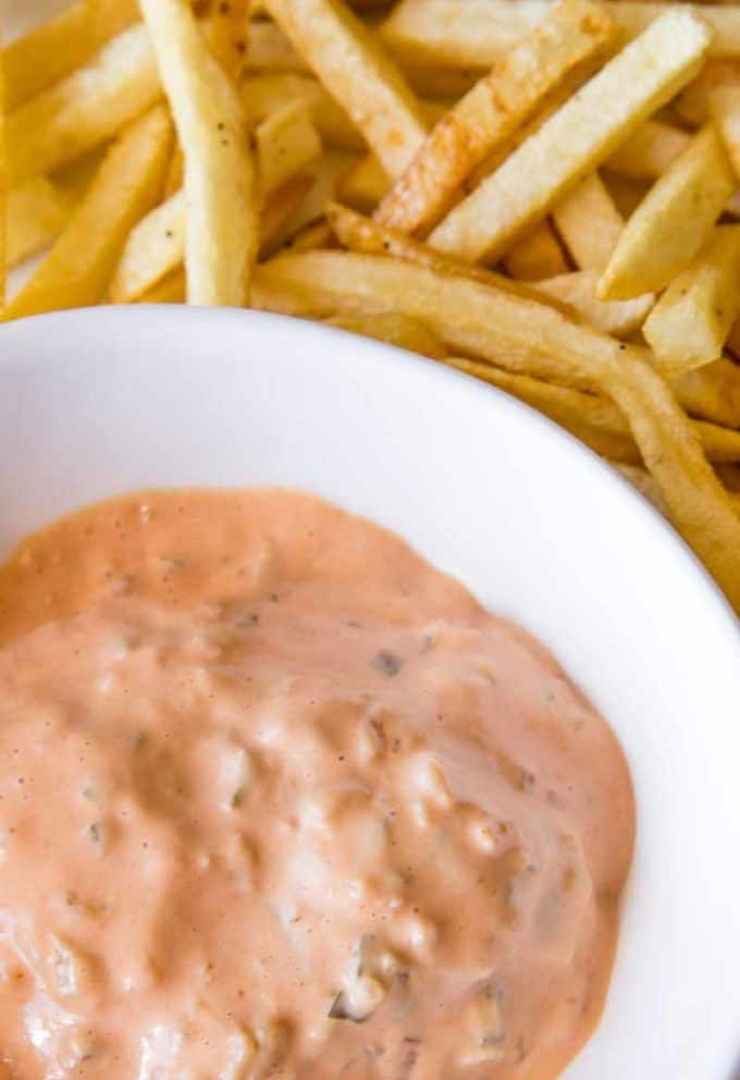 We love this In-N-Out Spread Dipping Sauce and it is so easy to make!