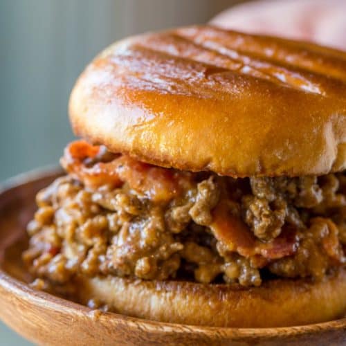 Bacon Cheeseburger Sloppy Joes with ground beef, tomato gravy, cheddar cheese and crisp bacon is the ultimate bacon cheeseburger indulgence!?