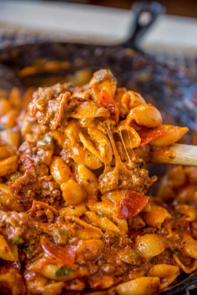 Pepperoni Pizza Hamburger Helper is a quick weeknight dish your whole family will love that has all the flavors of your favorite pepperoni pizza without the takeout!