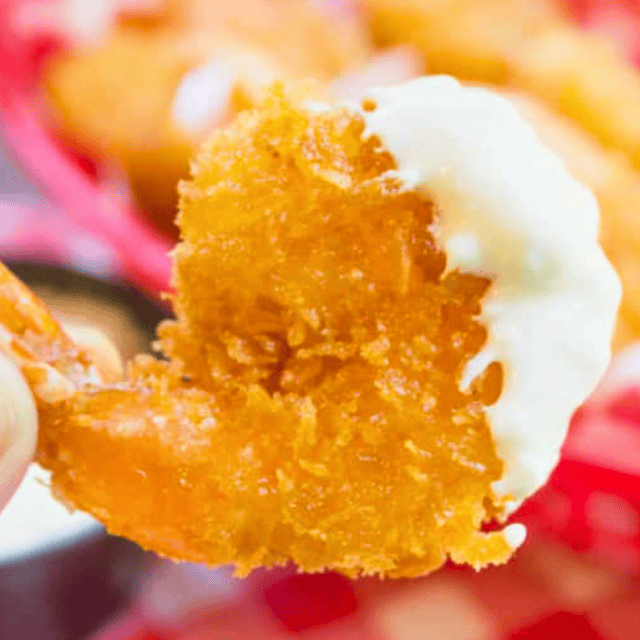 Fried shrimp with sauce
