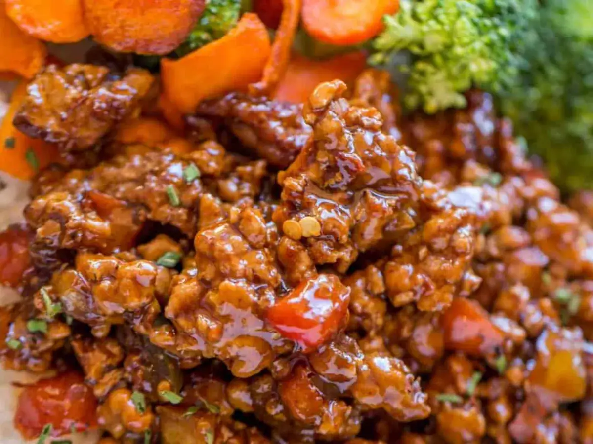 close up of ground chicken dinner with veggies on the side
