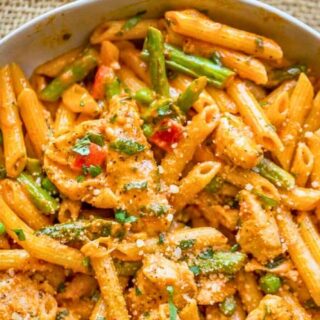Bowl of creamy pasta with chicken