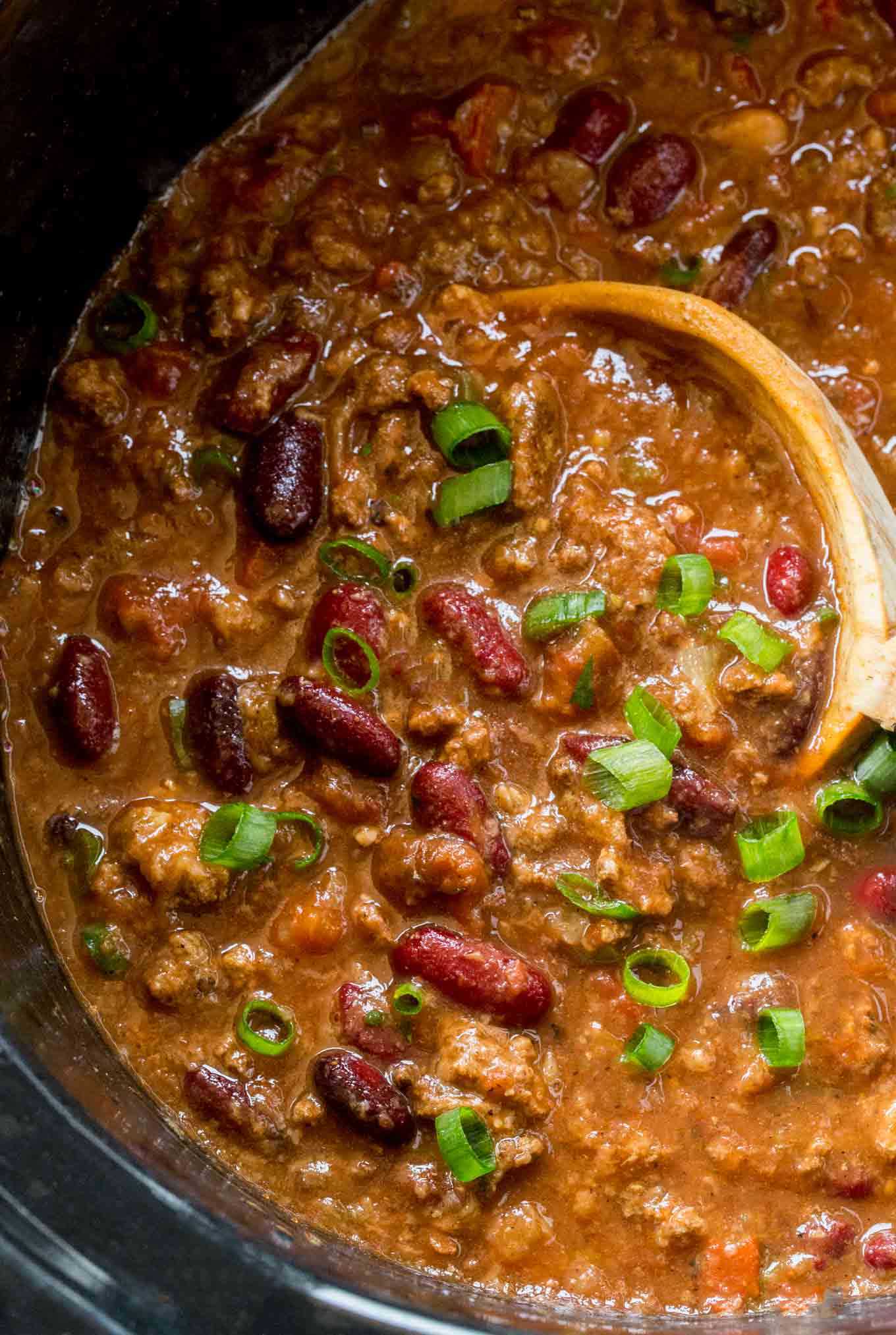 beef chili recipe made in the slow cooker