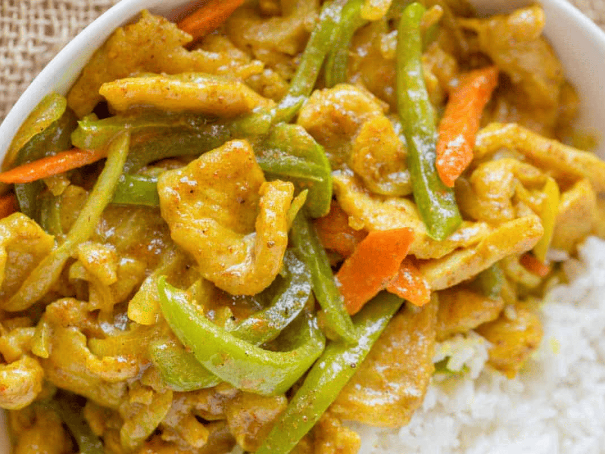 Cury Chicken with veggies on rice
