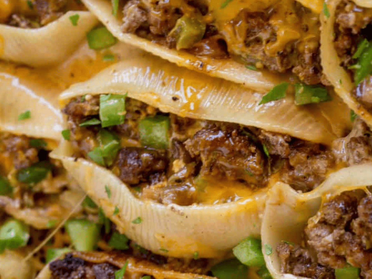 Stuffed shells ready to serve