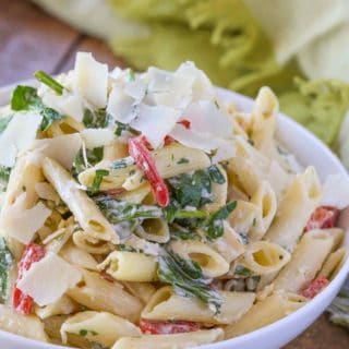 Cheesy Florentine Pasta in bowl