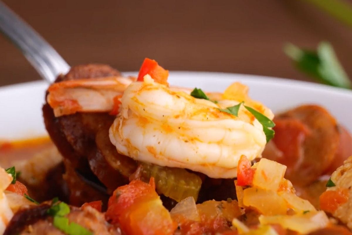 Easy Jambalaya in bowl close up