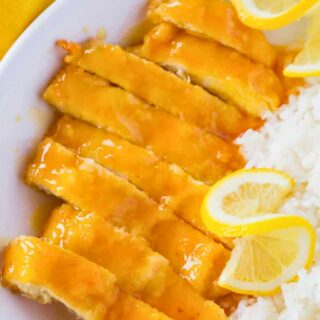 Lemon Chicken with white rice and sliced lemon 4x3