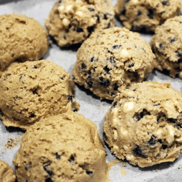 eggless dough with chocolate chips