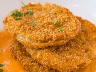 Fried Green Tomatoes with Sauce