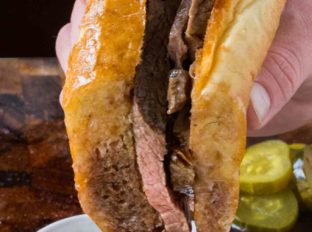 Crock Pot Beef Dip Sandwiches