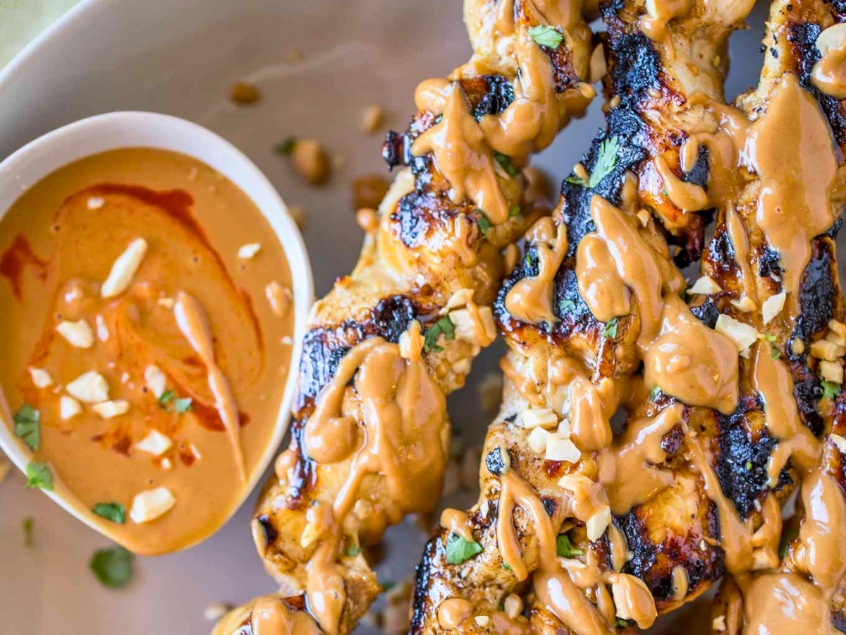 Chicken skewers and peanut sauce