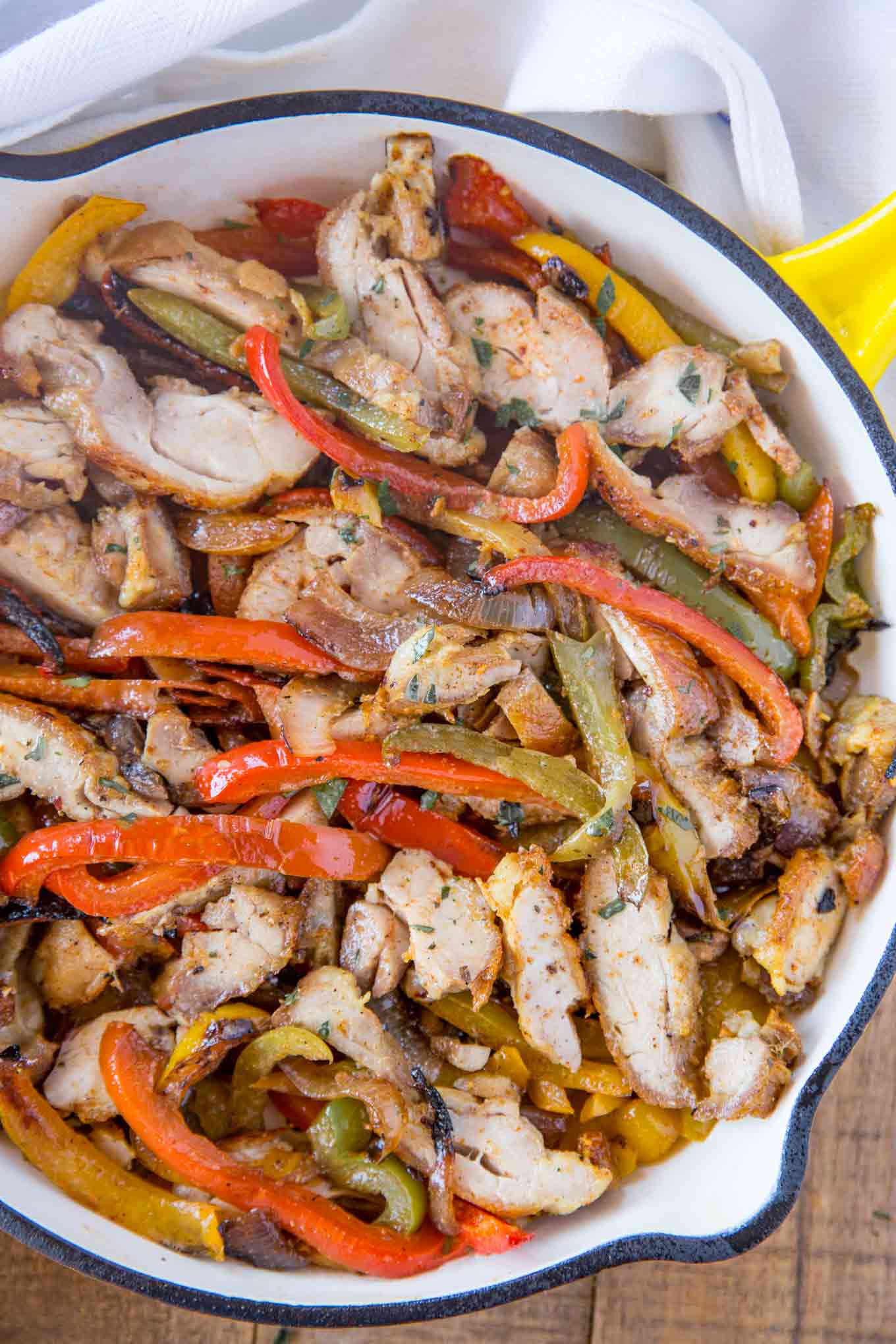 Chicken Fajitas Recipe { EASY SKILLET 30 MIN)