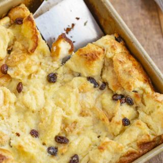 Baking pan with bread pudding