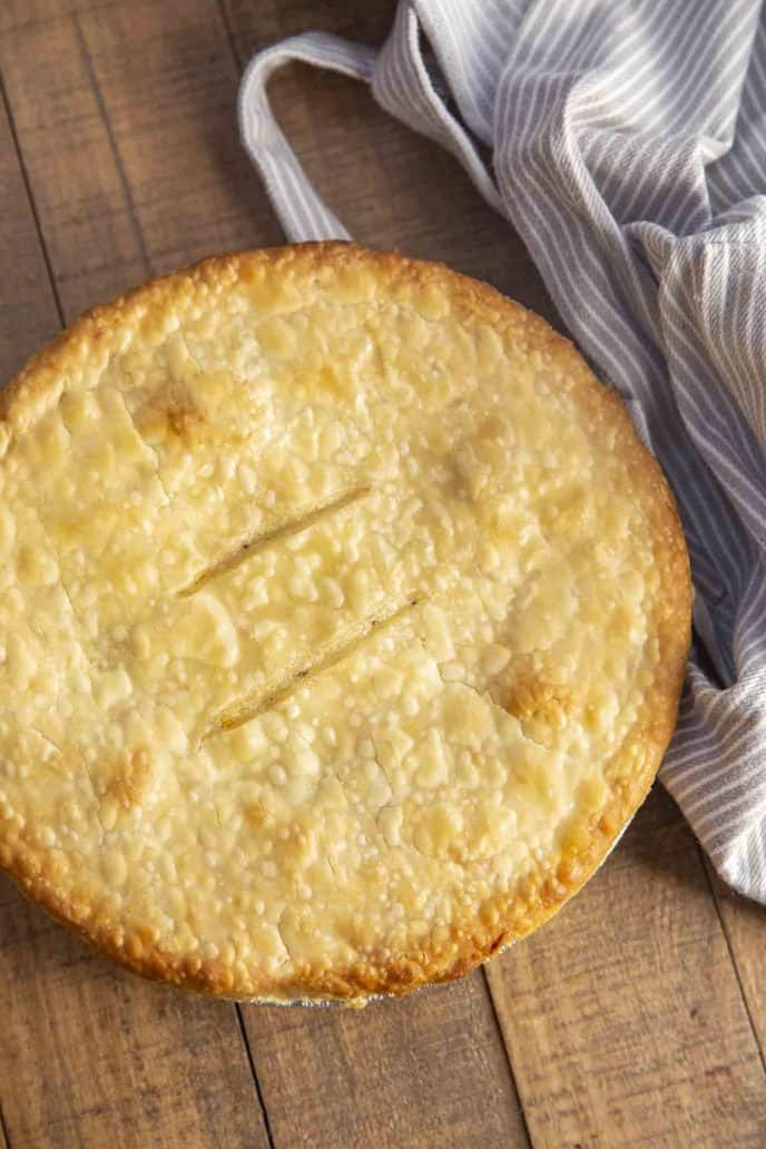 https://dinnerthendessert.com/wp-content/uploads/2018/12/Chicken-Pot-Pie-688x1032.jpg