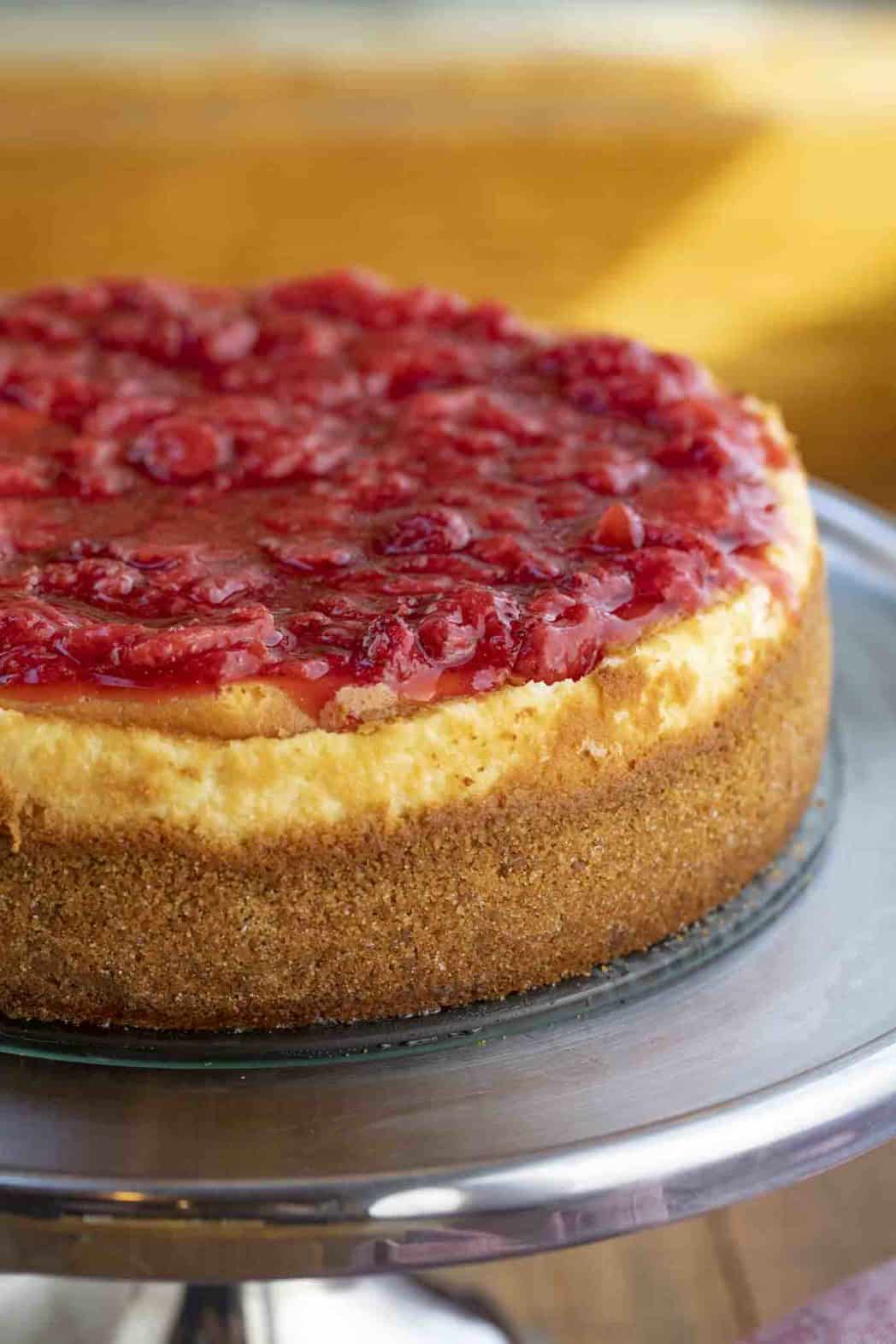 New York Cheesecake Topped with Strawberries