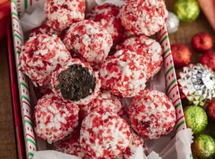 Easy Peppermint Oreo Truffles