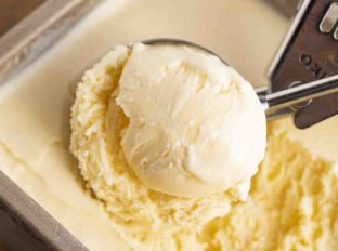Creamy Easy Vanilla Ice Cream
