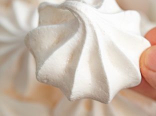 Easy Meringue Cookies