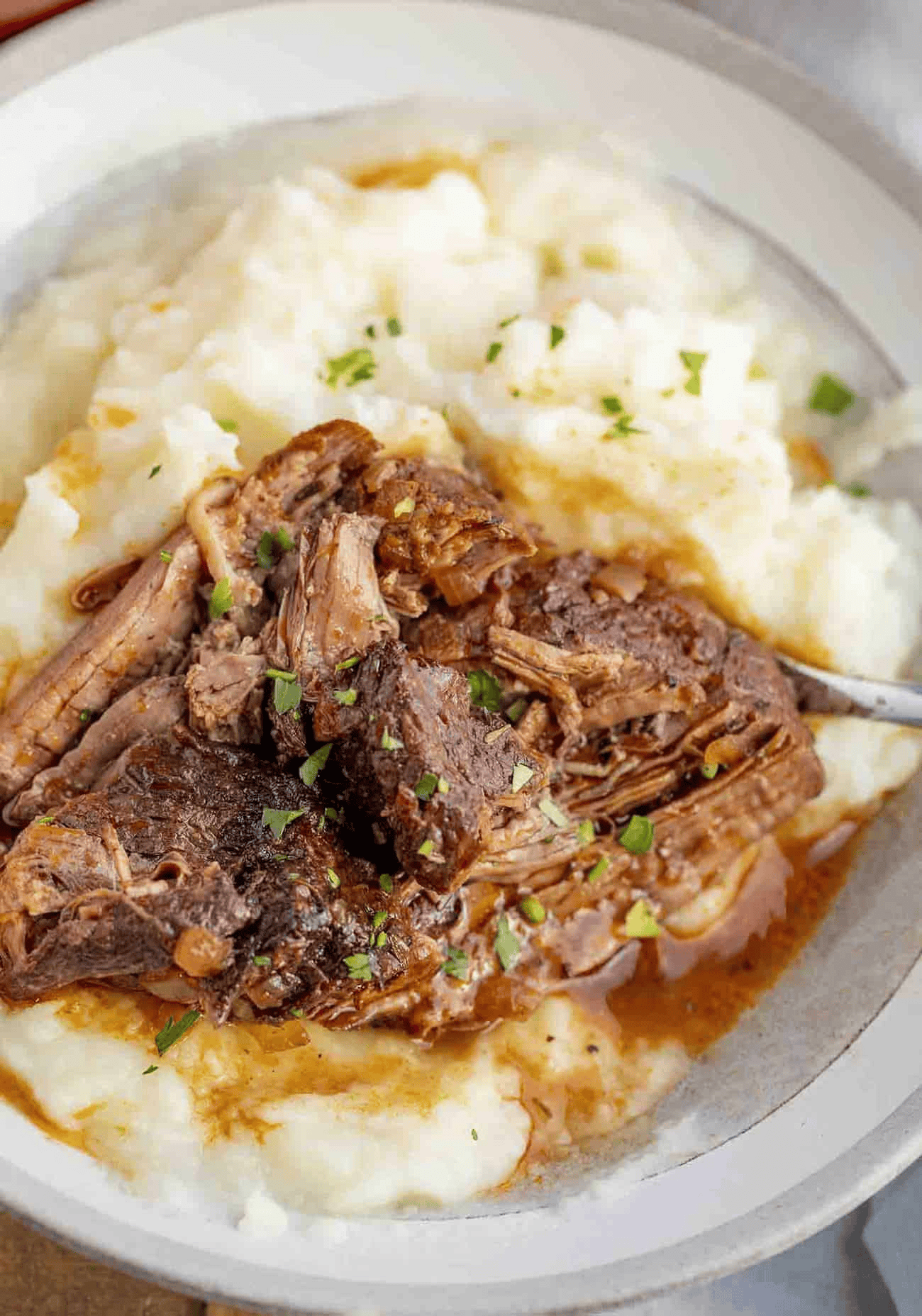 Dish with mashed potatoes and roast