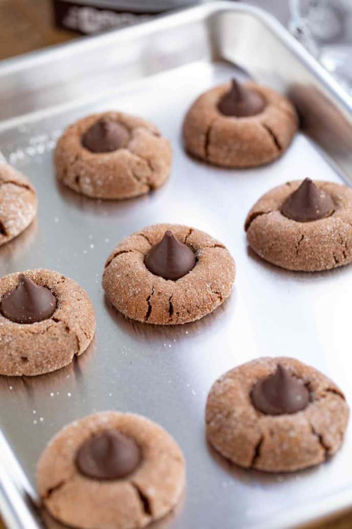 Christmas Cookies With Hershey Kisses In Center ...