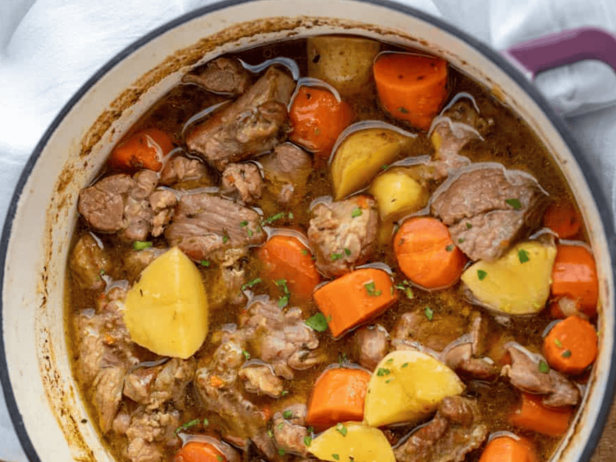 Stew in pot with vegetables