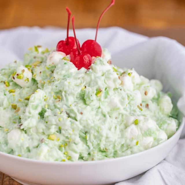 https://dinnerthendessert.com/wp-content/uploads/2019/02/Watergate-Salad-Pistachio-640x640.jpg