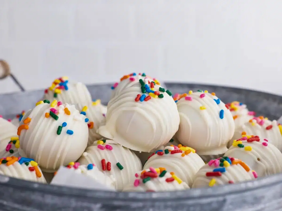 Pile of balls of cake